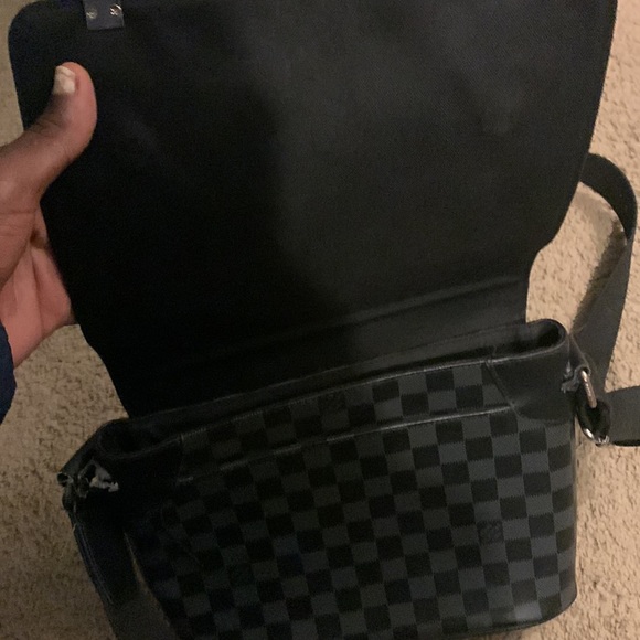 It’s a lil ripped onna side - Picture 2 of 3